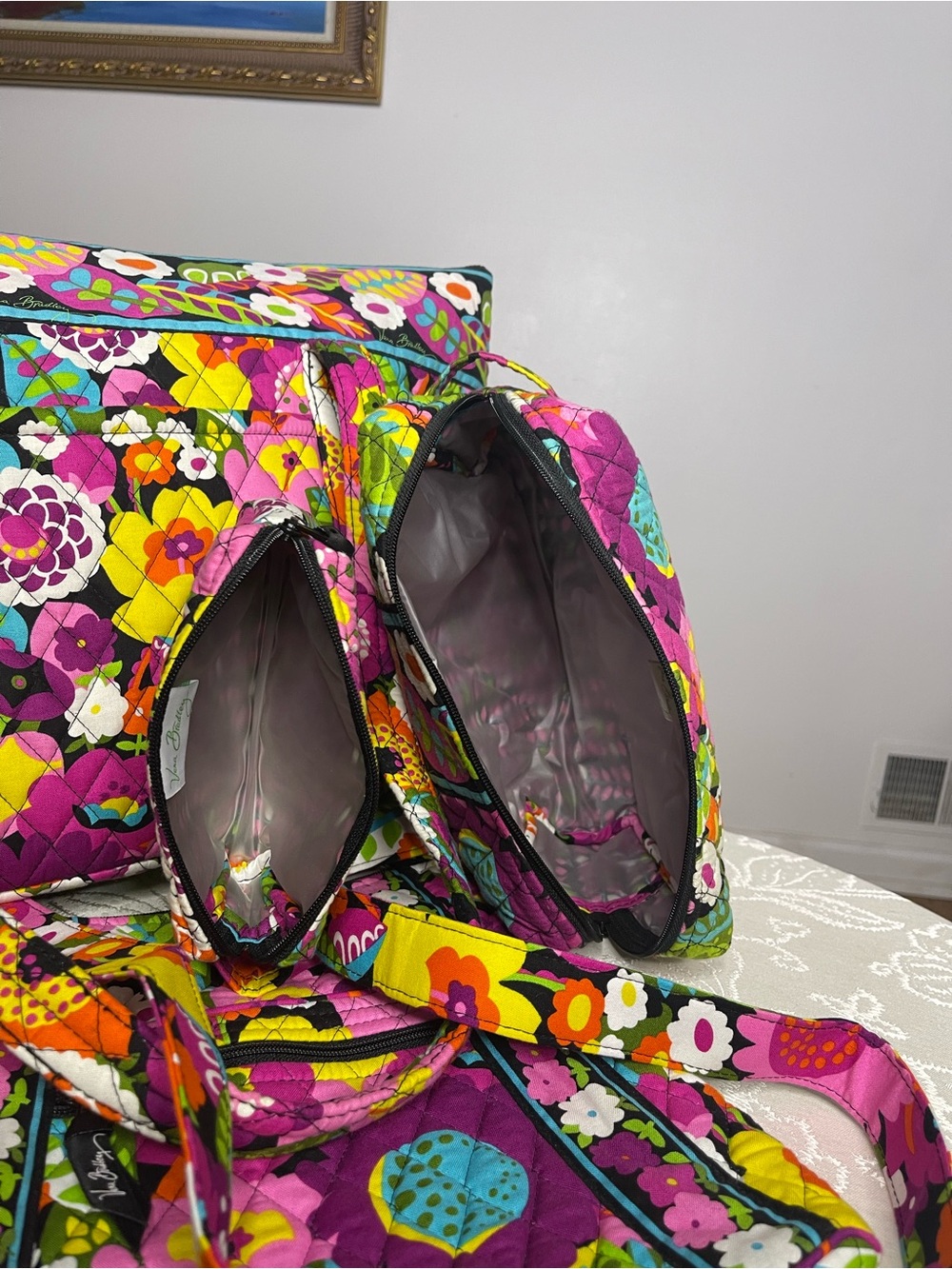 Vera Bradley 4-Piece  Va Va Bloom Floral  Cotton XL Tote Crossbody bag 2 Pouches - Picture 4 of 12